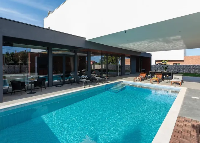 Grande Arche Ližnjan