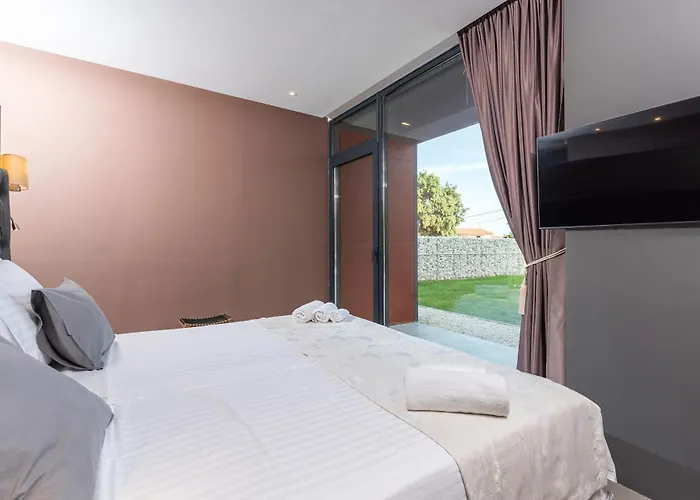 Grande Arche Villa *