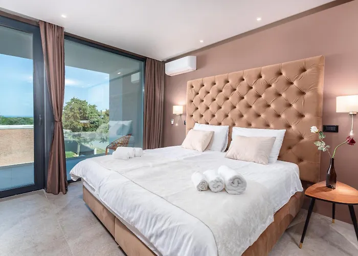 Grande Arche Villa *